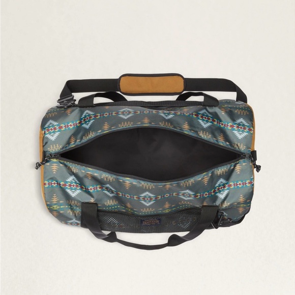 Pendleton RANCHO ARROYO EXPLORER CARRYALL WEEKENDER - NEW, tags included - Picture 2 of 10